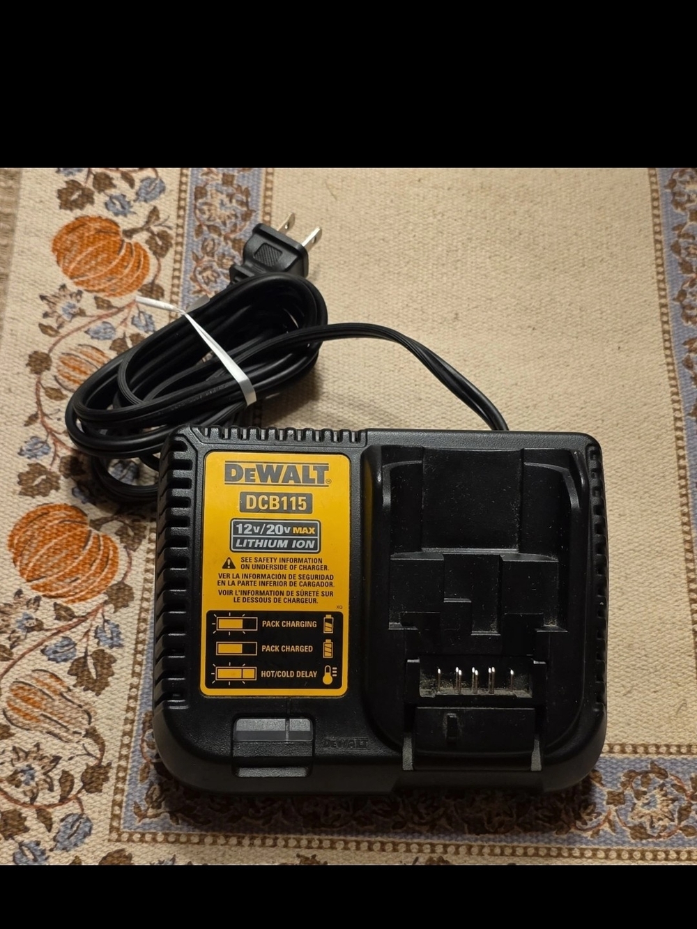 DeWALT DCB115 12V/20V Max Lithium-Ion Battery Charger - Black/Yellow